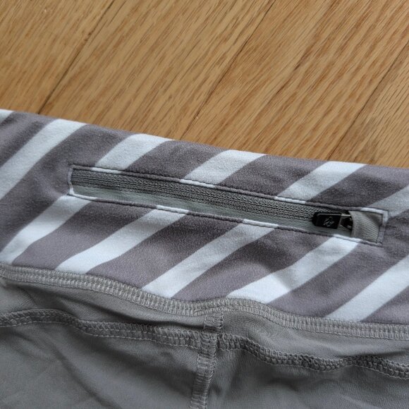EUC Rabbit Catch Me If You Can Running Shorts Large Silver Filigree Stripe gray - Picture 6 of 11